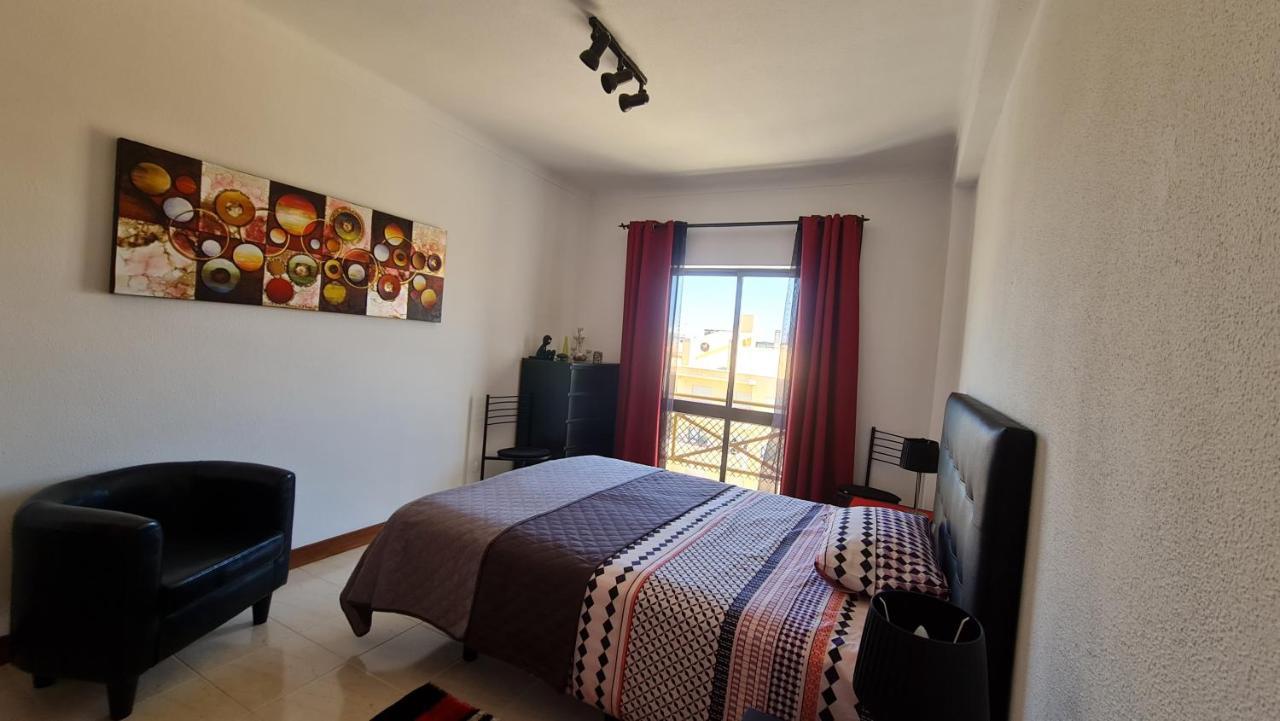 Apartmento Praia Da Dona Ana Lagos Eksteriør billede