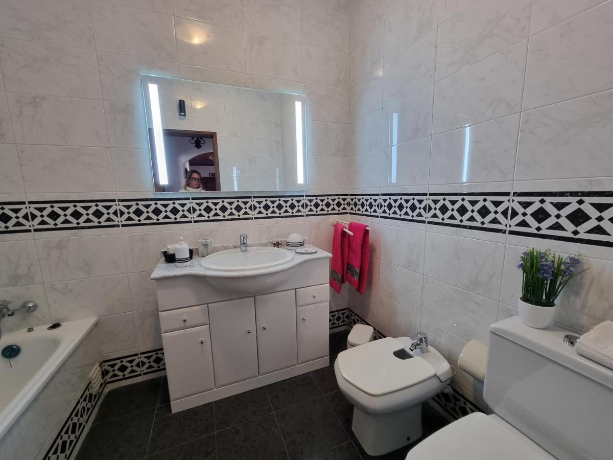 Apartmento Praia Da Dona Ana Lagos Eksteriør billede