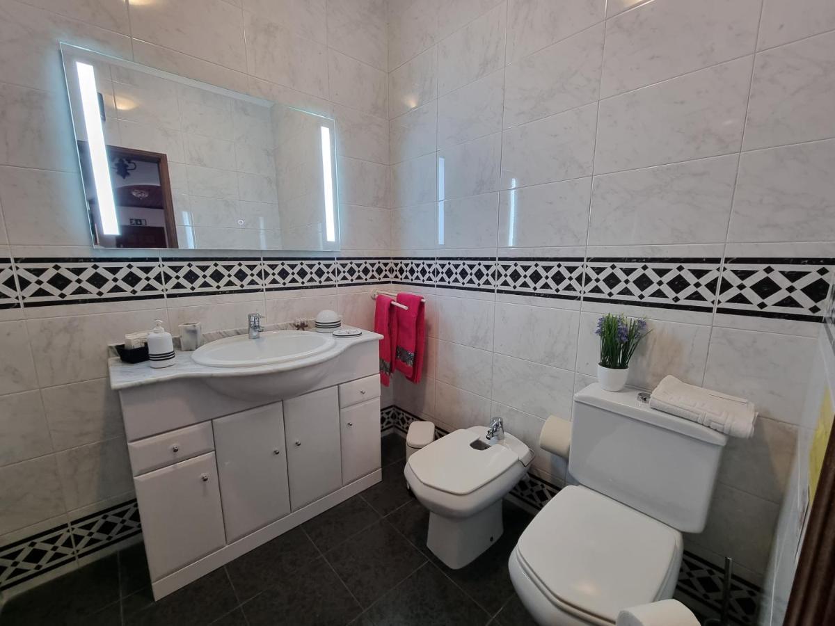 Apartmento Praia Da Dona Ana Lagos Eksteriør billede