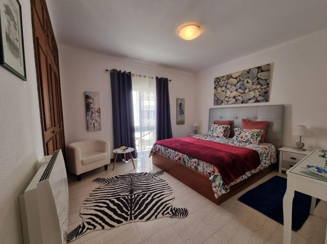 Apartmento Praia Da Dona Ana Lagos Eksteriør billede