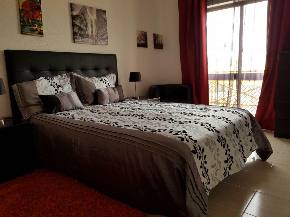 Apartmento Praia Da Dona Ana Lagos Eksteriør billede